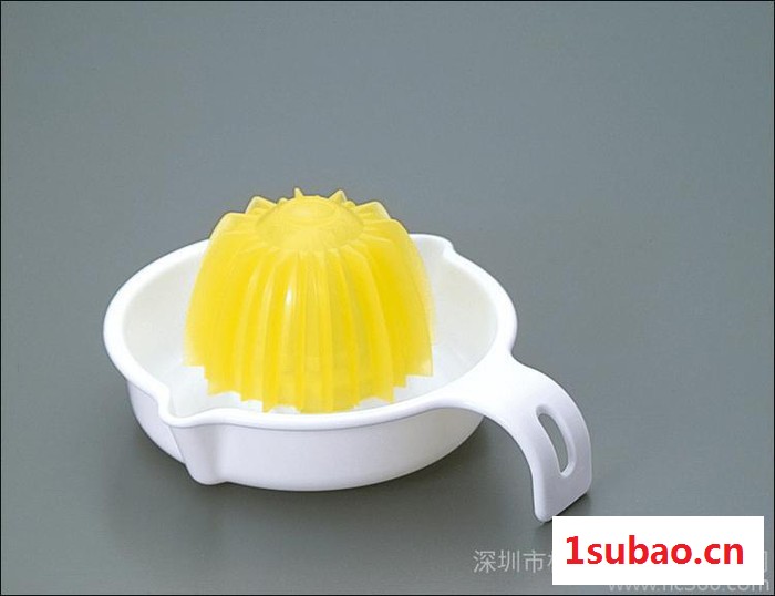 供应多功能手动迷你便携手动榨汁机图2