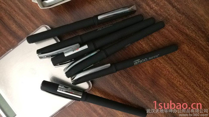 超低价0.7mm黑色中性笔 签字笔 水笔 磨砂杆 商务中性笔图3
