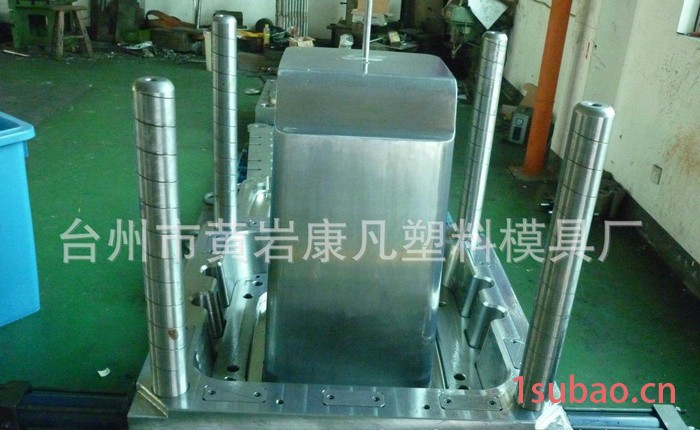 供应台州模具厂、供应120L/240L塑料垃圾桶模具,环卫垃圾桶模具。图3