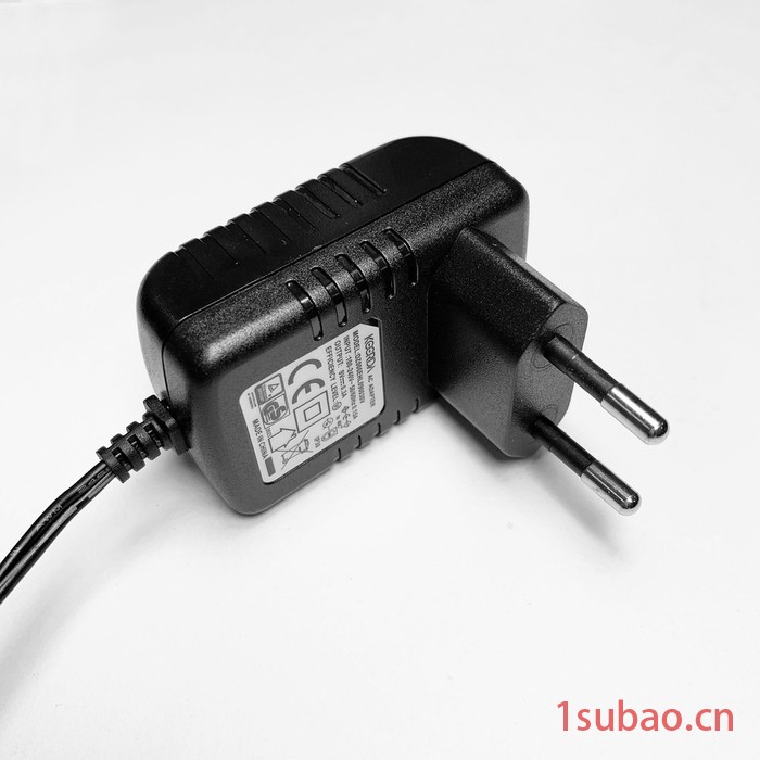 9V,0.3A 2.7W 小型电子产品电池充电器 日规图2