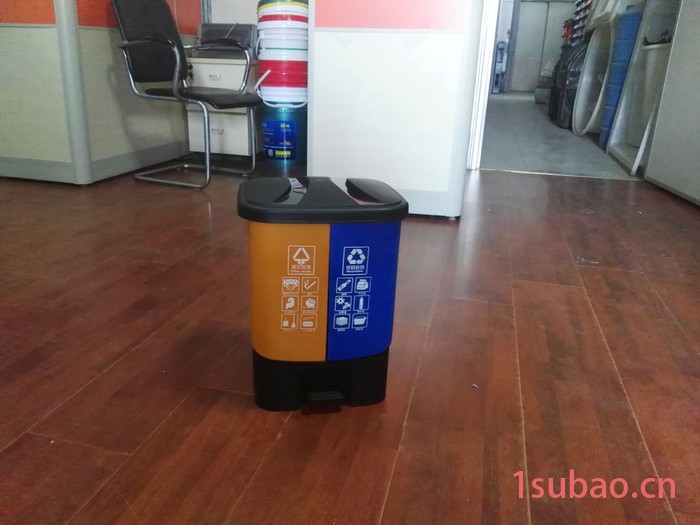 晶晶丰双色垃圾桶 20L塑料垃圾桶图2