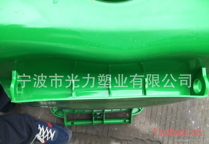 翻盖120升垃圾桶 街道环卫图2
