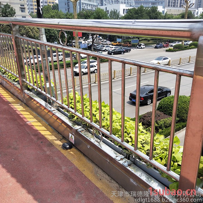 LED灯护栏 201碳素钢复合管河道栏杆 道路灯光护栏 全国施工 天津瑞德隆图3