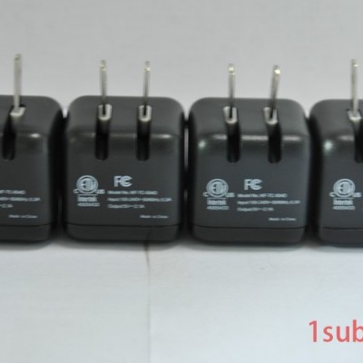 折叠充电器双USB 美规折叠旅行充电器 双USB手机充电器