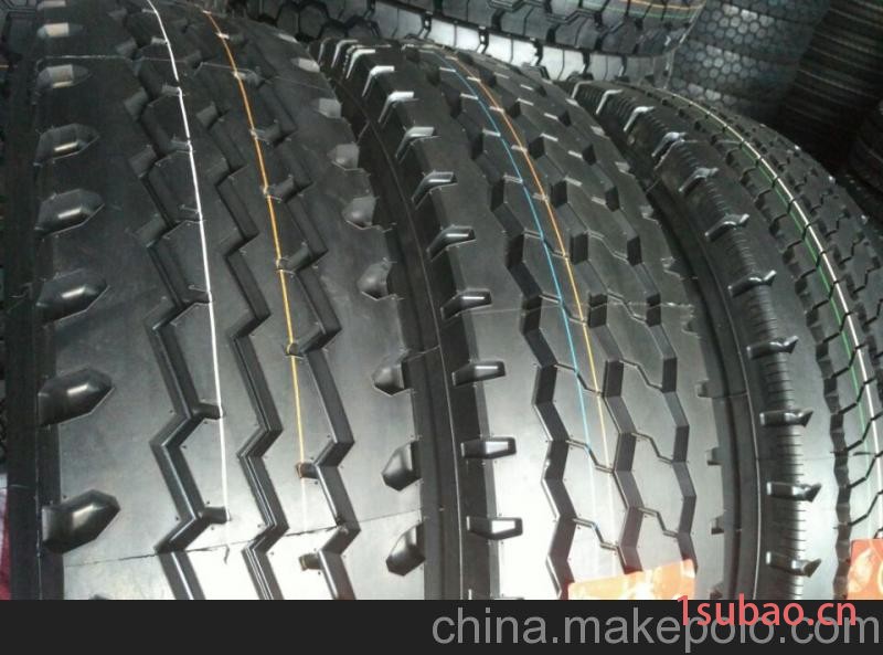 厂家热销朝阳亚度钢丝货车轮胎825 900 1200R20 12R22.5