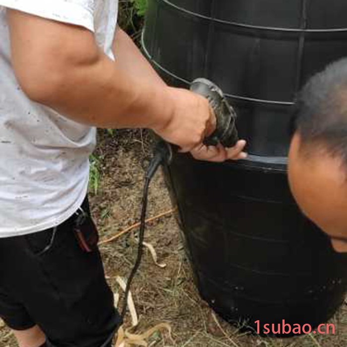 农村厕所改造双翁化粪池 漏斗式塑料桶 山东家用立式黑粪桶