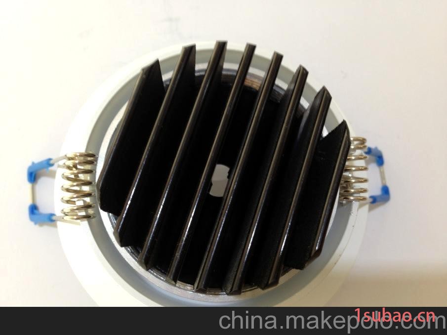 3w喷白3.0厚 配刀片散热器 6.5元图2