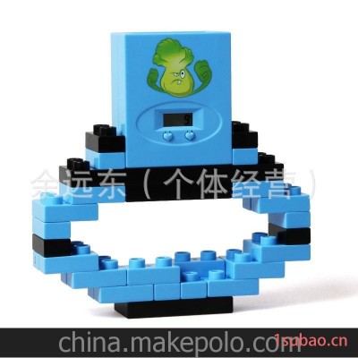 厂家直销 DIY日历积木 益智科教玩具 拼插塑料积木带电子笔筒批发