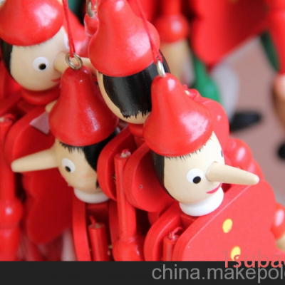 广东红色娃娃表情包模型玩具