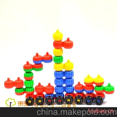 南瓜车塑料积木儿童益智玩具 塑料拼插积木 幼儿园玩具箱装425件