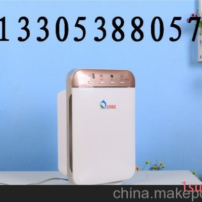 空气净化器清除净化室内空气