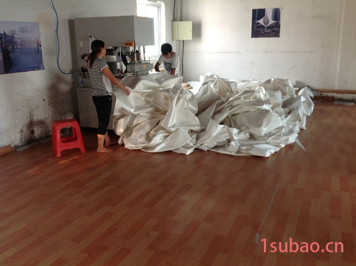 江苏 松彩1250克膜布加工批发 平面膜布加工 冒顶膜布加工 雨棚车棚膜布加工 雨篷图6