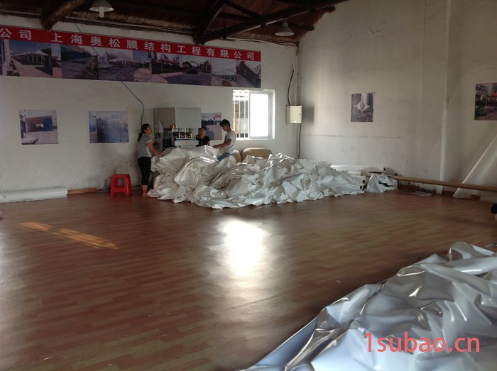 江苏 松彩1250克膜布加工批发 平面膜布加工 冒顶膜布加工 雨棚车棚膜布加工 雨篷图4