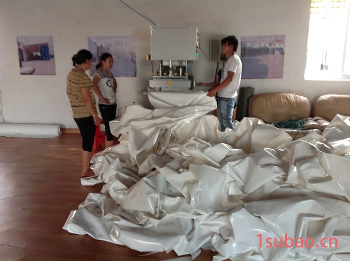 江苏 松彩1250克膜布加工批发 平面膜布加工 冒顶膜布加工 雨棚车棚膜布加工 雨篷图7