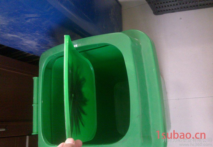 塑料垃圾桶厂家 户外塑料垃圾桶 室外塑料环卫垃圾桶**