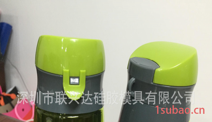 外贸新款塑料水杯 运动时尚水瓶 带暗格水壶钱包水壶 现货销售图2