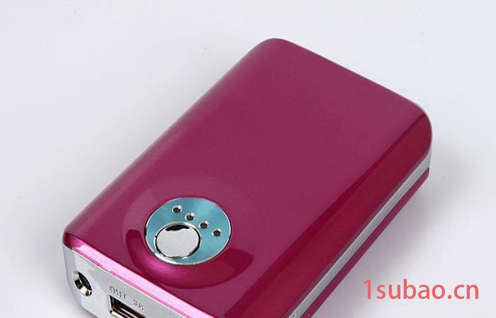 供应**充电宝 8800MAH 双USB输出LED灯显示手机充电器图3