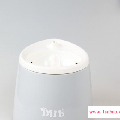 DIIL 猫咪电动饮水机宠物饮水器猫喝水器自动循环狗狗喂水器饮水碗用品宠物自动饮水器