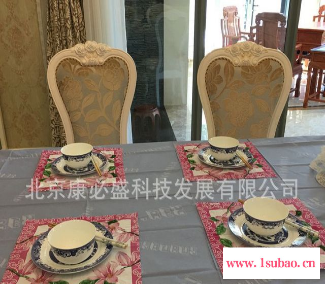厂家直销一次性桌布 一次性纸台布 餐垫批发图2
