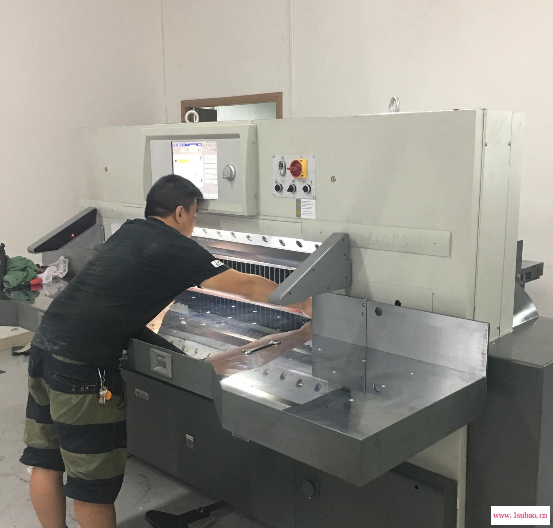 液压程控切纸机 直销厂家 全自动小型办公裁纸机 东莞660型切纸机