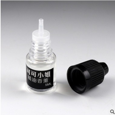 汽车香薰小黑瓶植物精油补充液 车载香水摆件透明瓶5ML精油替换液