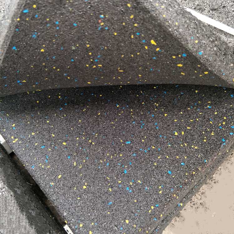 盛达 颗粒橡胶地板 防滑垫订制无毒无害 盛达 颗粒橡胶地板 防滑垫订制无毒无害