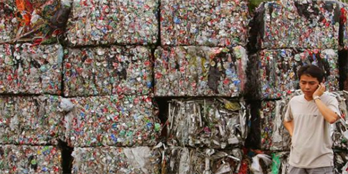 报告称英国每年向国外扔近70万吨塑料垃圾 长期以垃圾出口替代垃圾回收