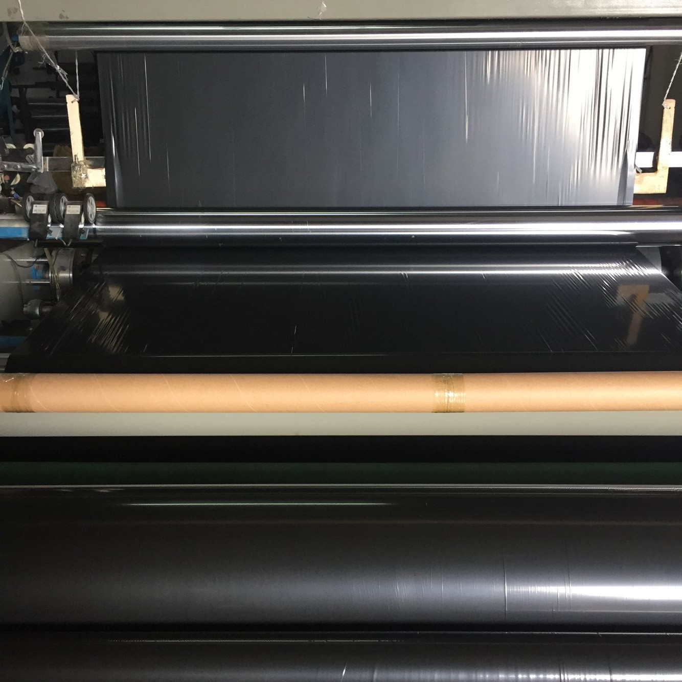 農膜廠家直銷耐老化鋤草膜黑色全新料地膜果樹除草地膜定做示例圖5