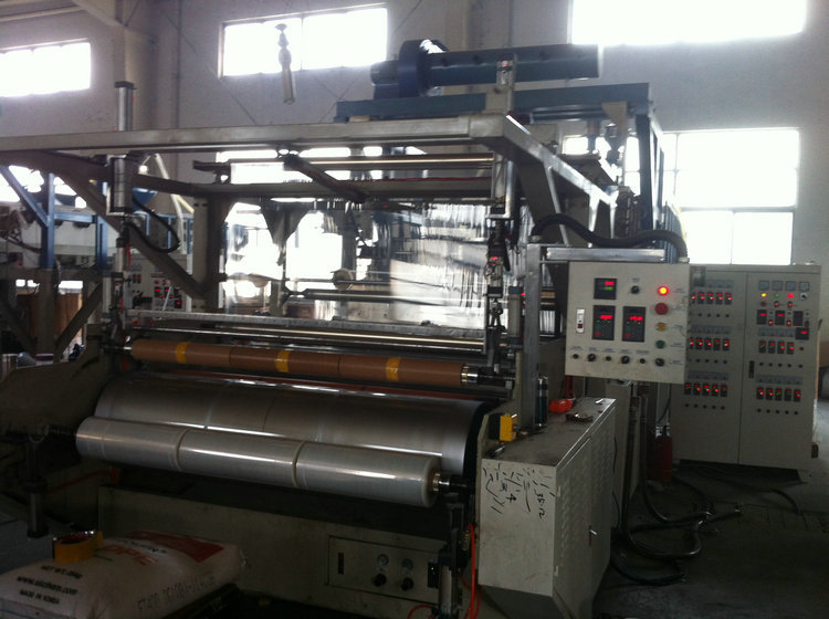 批发黑色缠绕膜托盘打包膜PE拉伸膜宽度50cm工业用薄膜示例图13