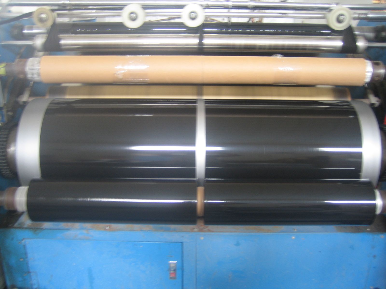 PE拉伸缠绕膜打包膜黑色缠绕膜保护膜厂家示例图6