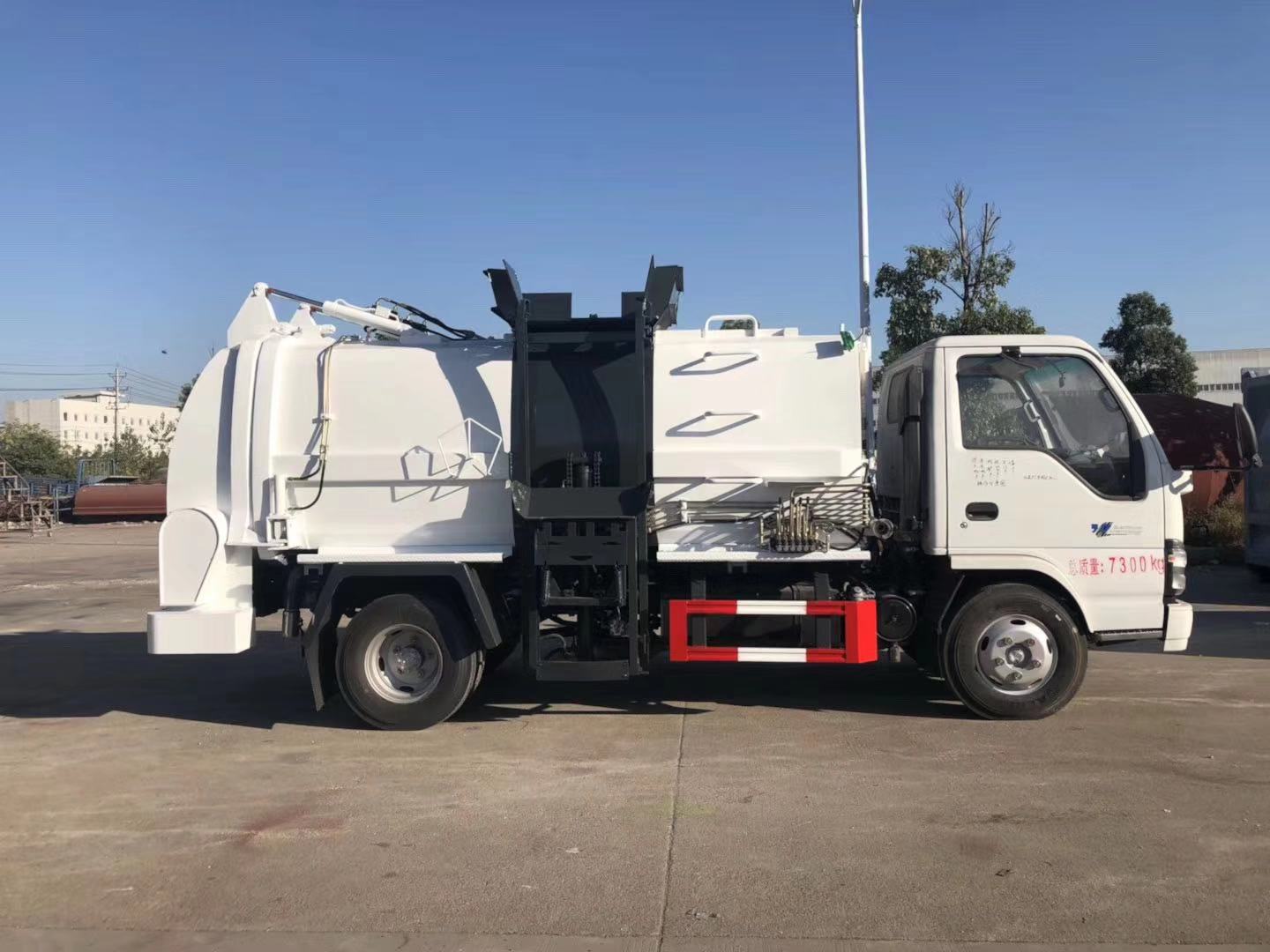 餐厨垃圾车装载由垃圾桶提升  具有垃圾桶锁止结构 装卸安全可靠示例图19