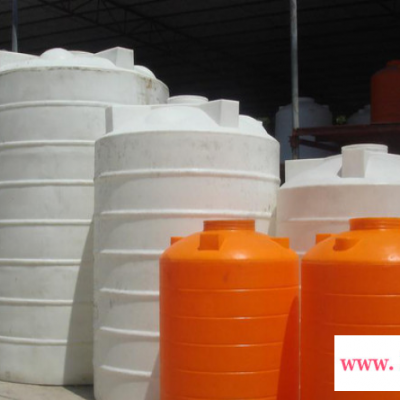 广州滚塑容器厂家大量批发5吨塑料水塔，1-30吨PE储罐