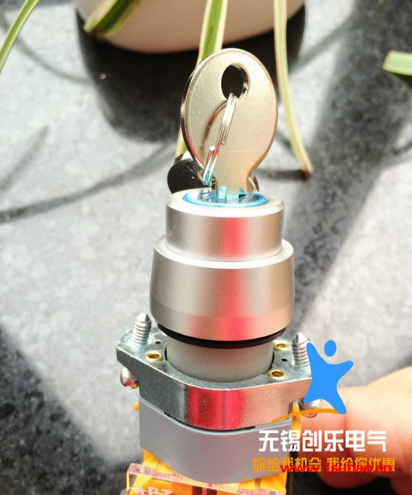 无锡西门子 APT 上海二工 二位置三位置复位自锁钥匙钮LA39-A1-11Y/A