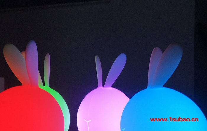 3Life-叁活   充电环保硅胶兔子拍拍灯 302七彩变色新奇特充电兔子小夜灯 七彩灯