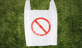 这些塑料袋，别再用了，有毒有害还致??！很多人却还在装吃的，赶紧丢了……