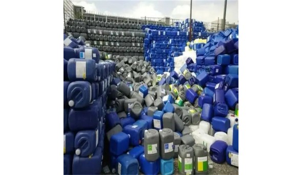 廢塑料收購站，臨期塑料價格每噸漲500元